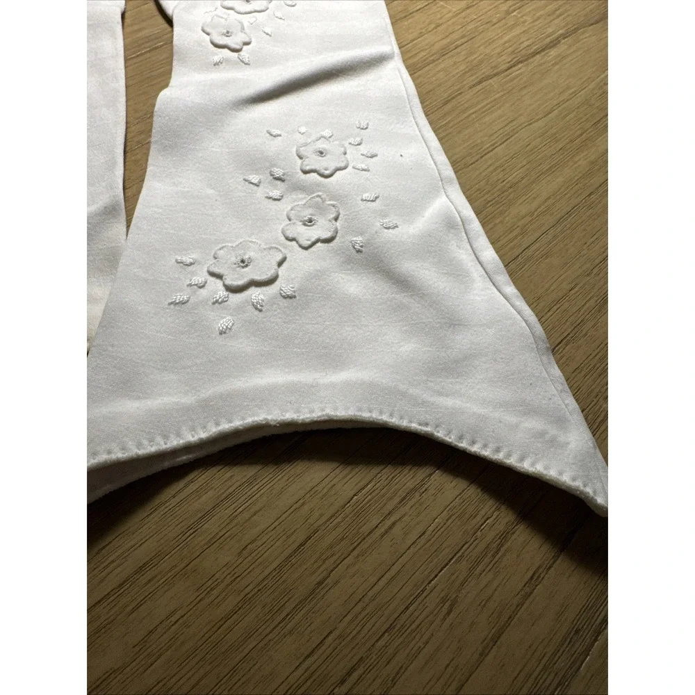 VTG Womens Elbow Length Gloves White Nylon Scalloped Cuff Sz 7 Floral Appliqué